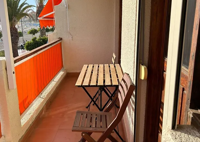 Prime Beachfront Location, Free Parking, Steps To The Sand